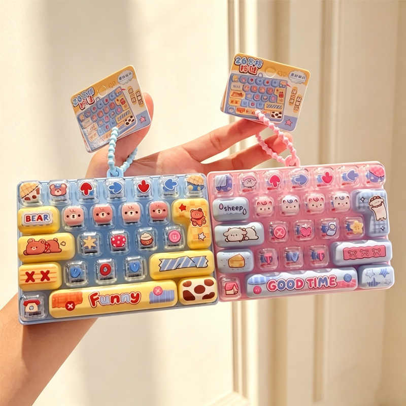 Party Games Switch - มีสินค้าในสต็อก 26Grid Keycap Clicker ของเล่นคลายเครียด/พวงกุญแจคีย์บอร์ด// ปุ่มคลายความเครียด