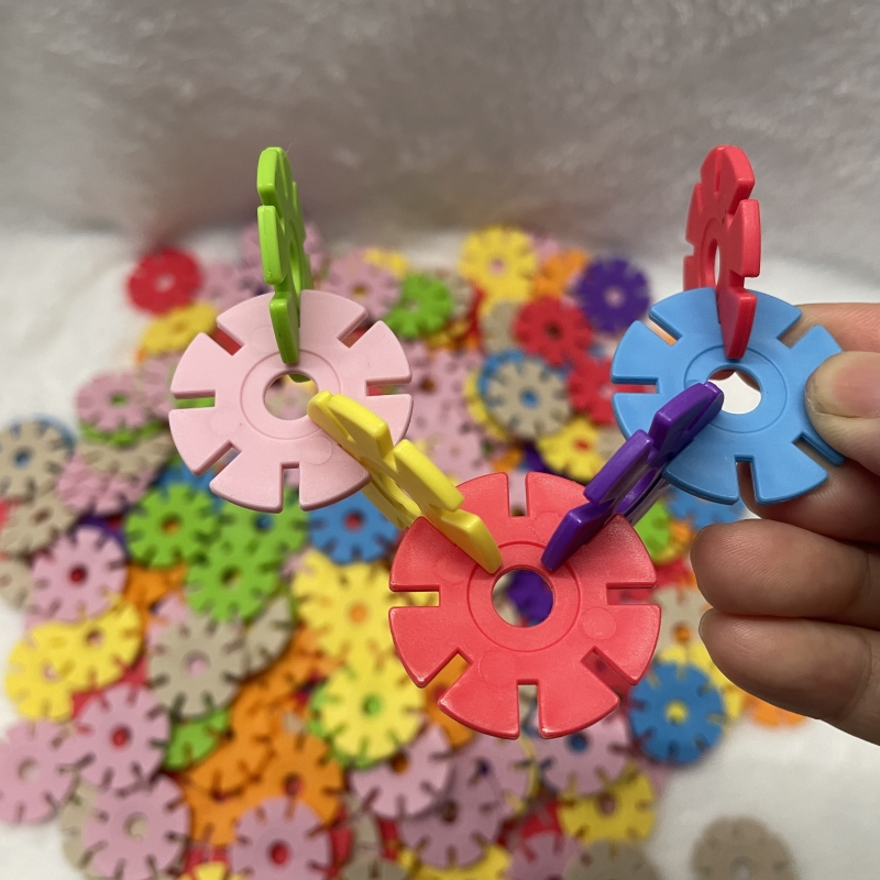 200 ชิ้นเกล็ดหิมะของเล่น educa - Spike Ball Game บทวิจารณ์และราคา